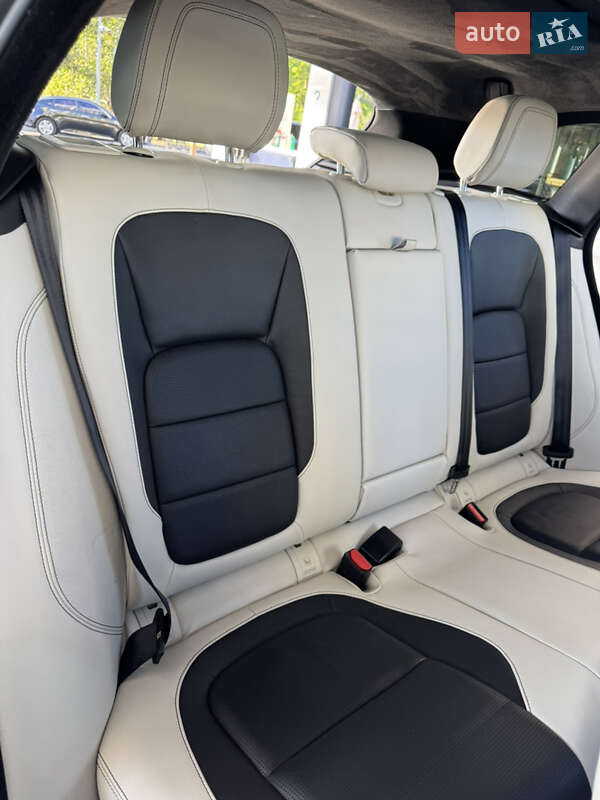 Позашляховик / Кросовер Jaguar F-Pace 2018 в Дніпрі