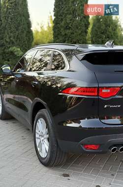 Внедорожник / Кроссовер Jaguar F-Pace 2017 в 