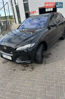 Позашляховик / Кросовер Jaguar F-Pace 2016 в 