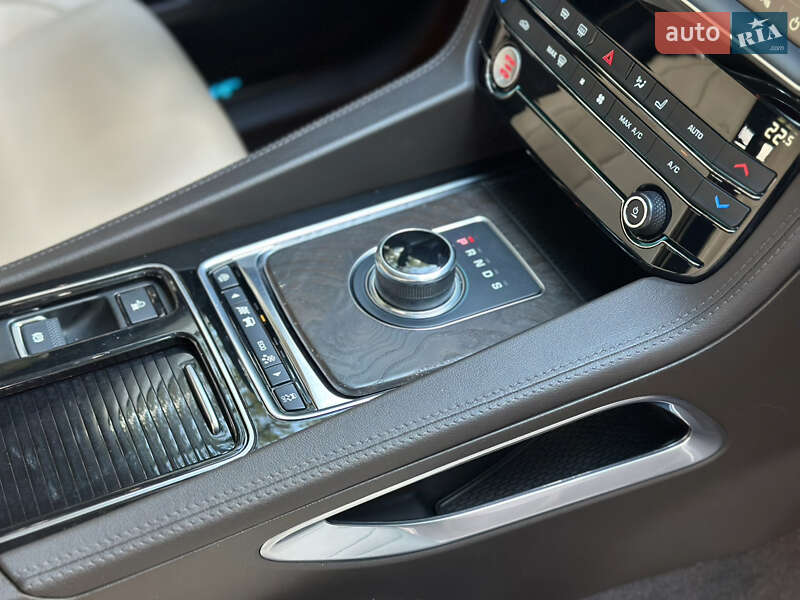 Позашляховик / Кросовер Jaguar F-Pace 2020 в Києві фото 25 Позашляховик / Кросовер Jaguar F-Pace 2020 в Києві