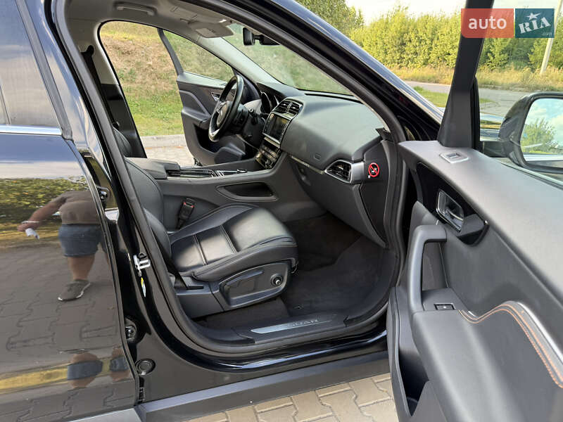 Позашляховик / Кросовер Jaguar F-Pace 2017 в Луцьку