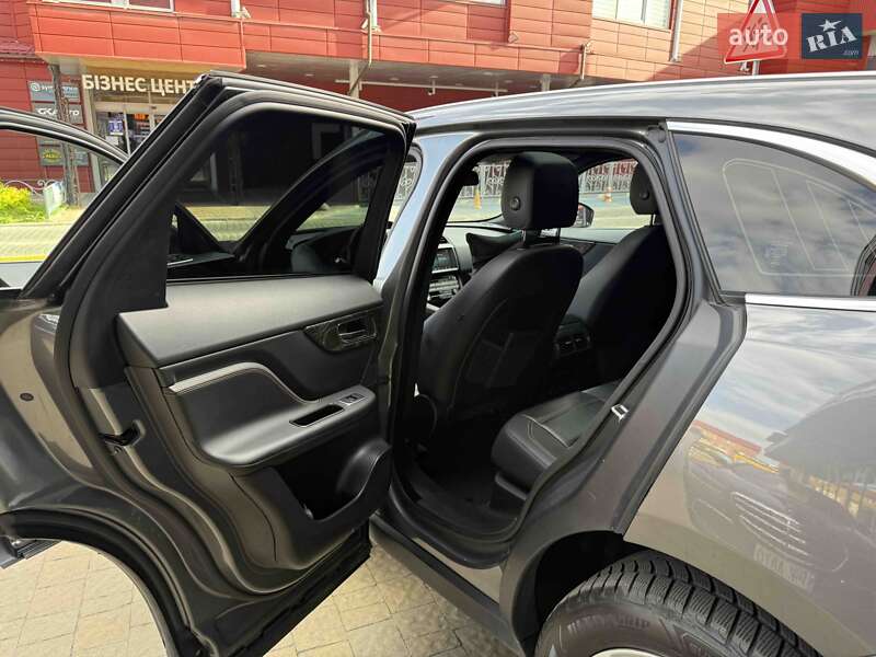 Внедорожник / Кроссовер Jaguar F-Pace 2016 в Львове фото 34 Внедорожник / Кроссовер Jaguar F-Pace 2016 в Львове