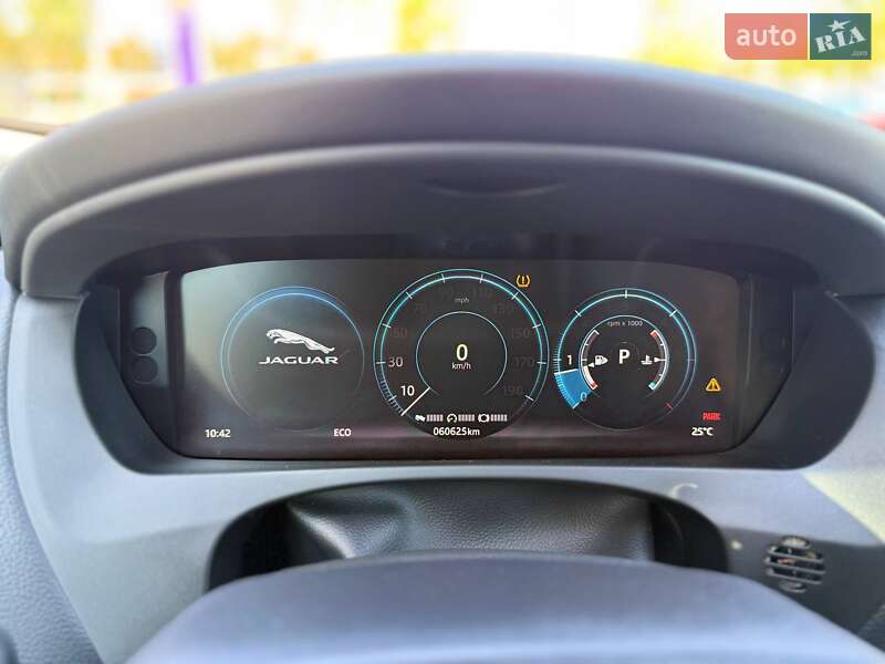 Внедорожник / Кроссовер Jaguar F-Pace 2017 в Киеве фото 26 Внедорожник / Кроссовер Jaguar F-Pace 2017 в Киеве
