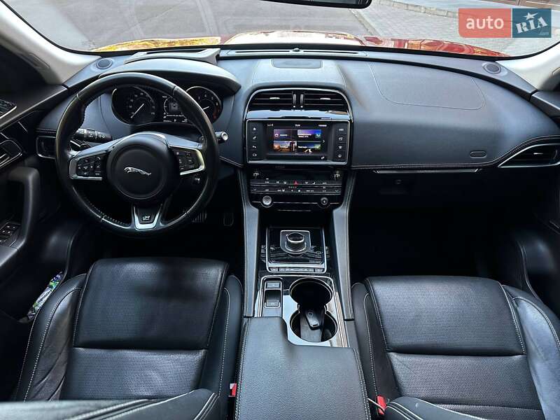 Внедорожник / Кроссовер Jaguar F-Pace 2016 в Одессе фото 21 Внедорожник / Кроссовер Jaguar F-Pace 2016 в Одессе