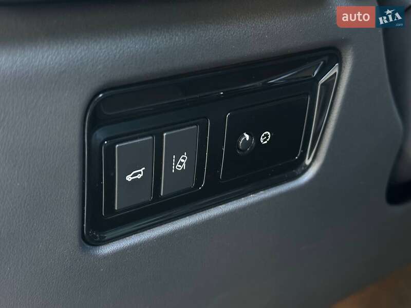 Внедорожник / Кроссовер Jaguar F-Pace 2016 в Одессе фото 29 Внедорожник / Кроссовер Jaguar F-Pace 2016 в Одессе