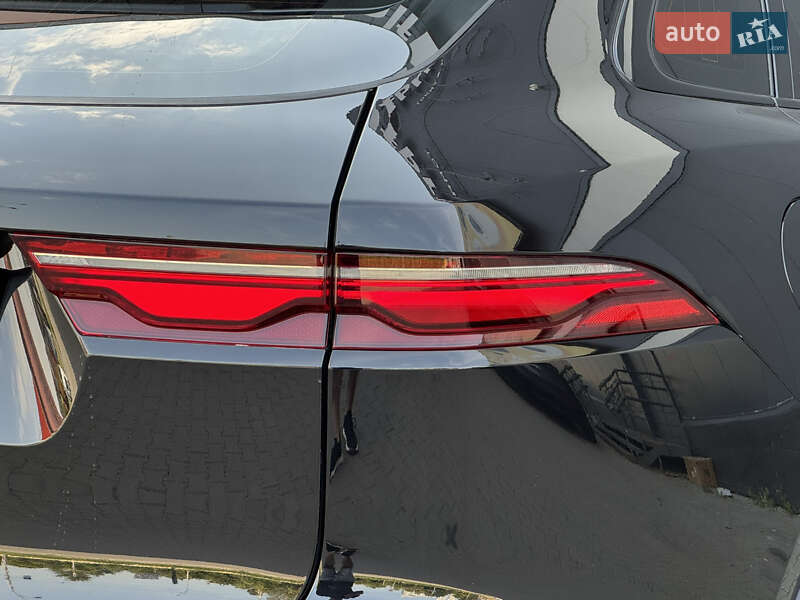 Внедорожник / Кроссовер Jaguar F-Pace 2021 в Киеве