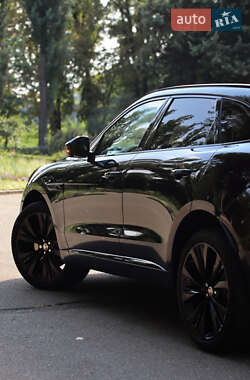 Внедорожник / Кроссовер Jaguar F-Pace 2021 в 