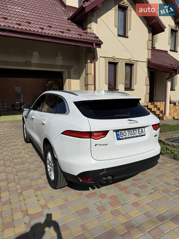 Позашляховик / Кросовер Jaguar F-Pace 2016 в Стрию