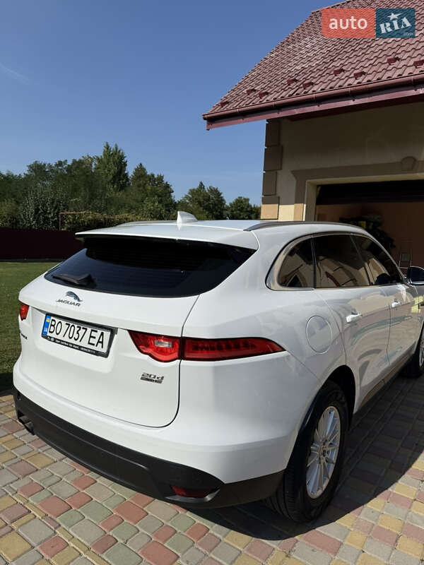 Позашляховик / Кросовер Jaguar F-Pace 2016 в Стрию