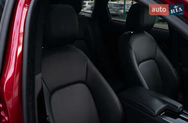 Внедорожник / Кроссовер Jaguar F-Pace 2017 в 