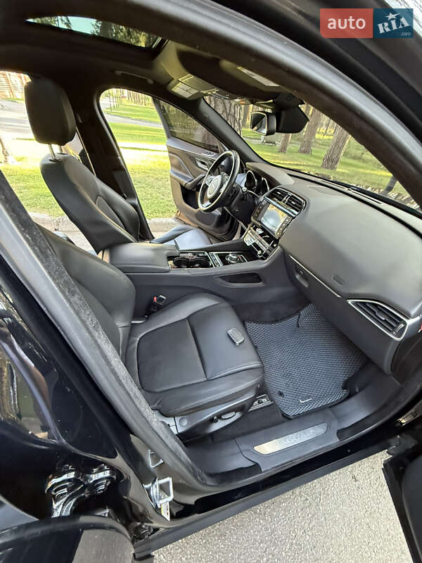 Позашляховик / Кросовер Jaguar F-Pace 2016 в Чернігові