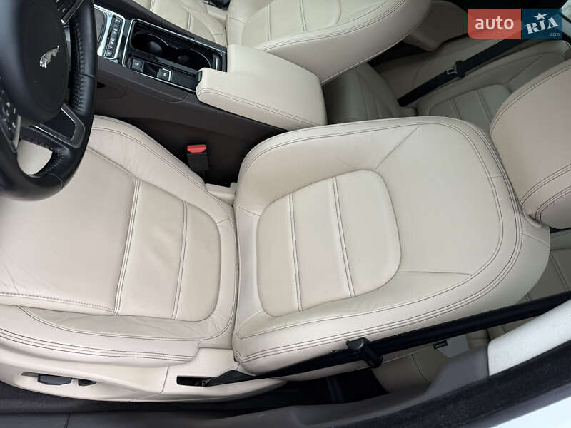 Позашляховик / Кросовер Jaguar F-Pace 2017 в Івано-Франківську