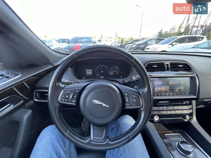 Внедорожник / Кроссовер Jaguar F-Pace 2016 в Львове