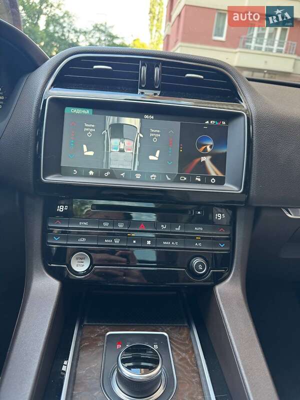 Внедорожник / Кроссовер Jaguar F-Pace 2016 в Киеве