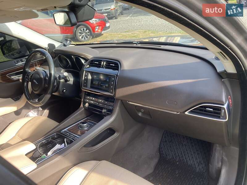 Позашляховик / Кросовер Jaguar F-Pace 2016 в Хмельницькому фото 11 Позашляховик / Кросовер Jaguar F-Pace 2016 в Хмельницькому