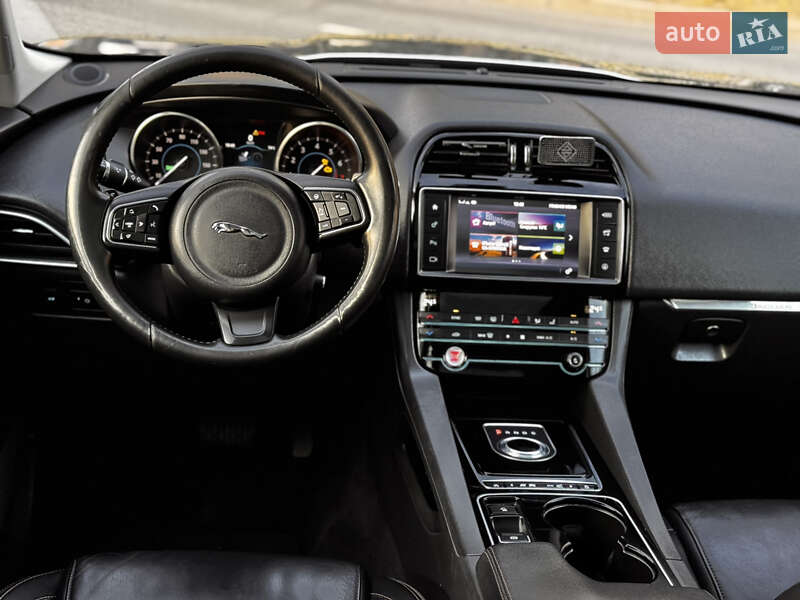 Позашляховик / Кросовер Jaguar F-Pace 2017 в Кременчуці