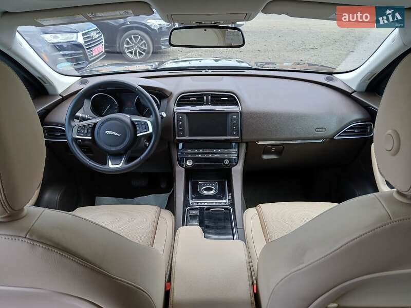 Внедорожник / Кроссовер Jaguar F-Pace 2018 в Луцке