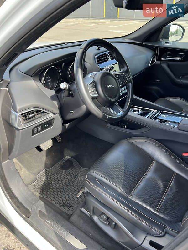 Внедорожник / Кроссовер Jaguar F-Pace 2018 в Киеве фото 13 Внедорожник / Кроссовер Jaguar F-Pace 2018 в Киеве
