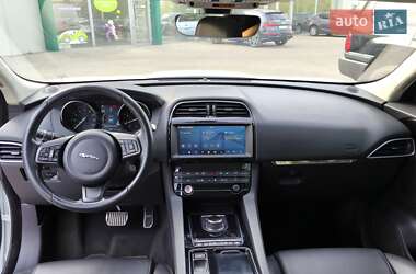 Позашляховик / Кросовер Jaguar F-Pace 2018 в 