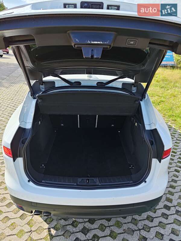 Позашляховик / Кросовер Jaguar F-Pace 2016 в Герці