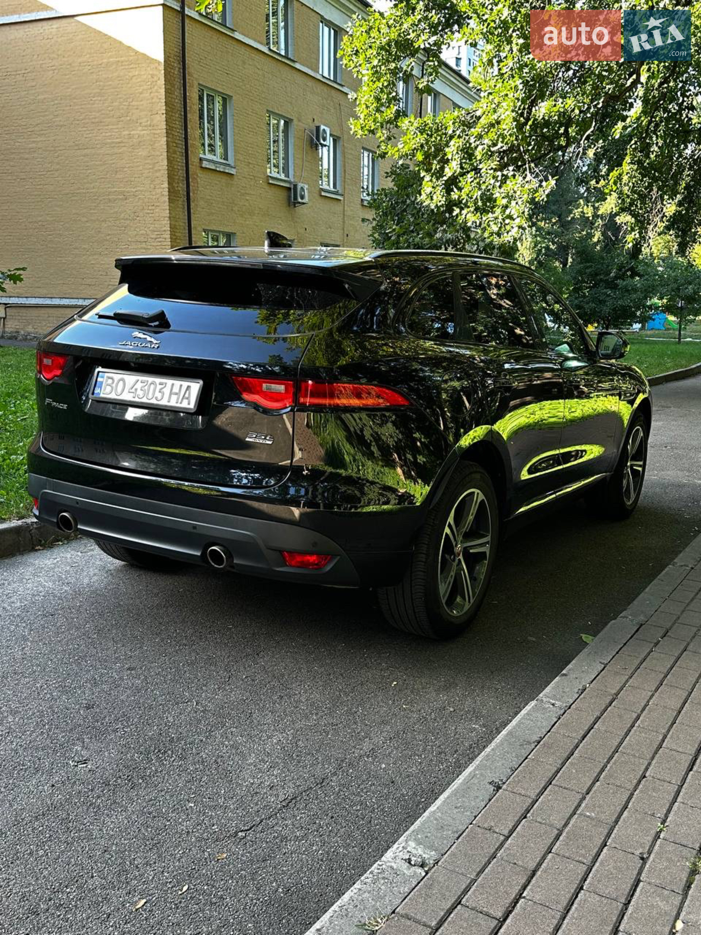 2017 Jaguar F-Pace - мініатюра 5