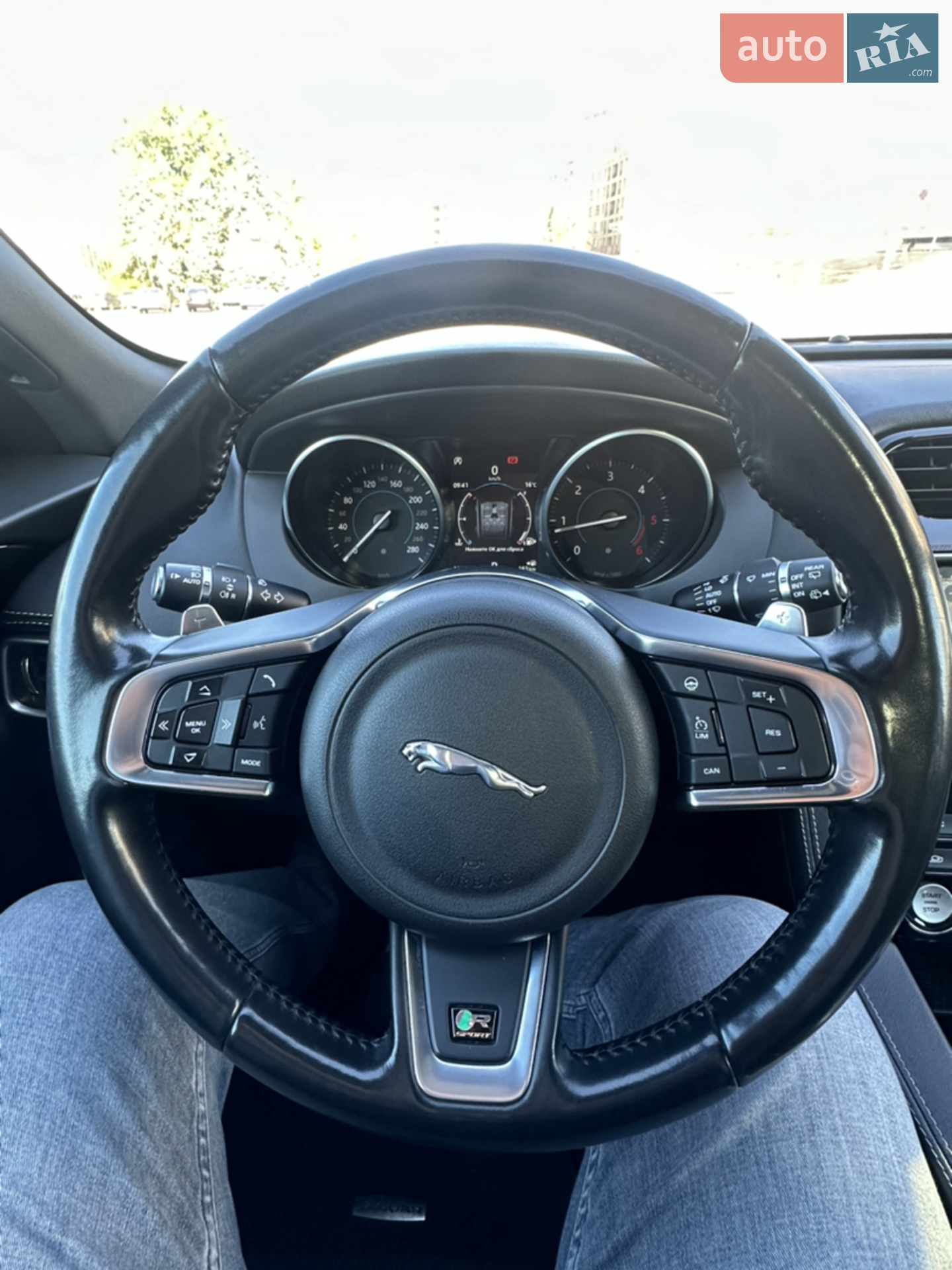 2017 Jaguar F-Pace - мініатюра 11