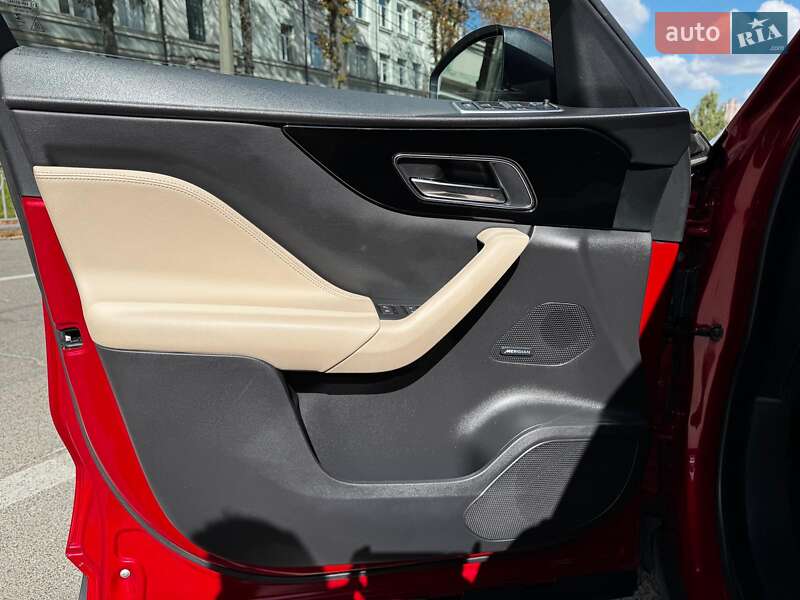 Позашляховик / Кросовер Jaguar F-Pace 2018 в Києві