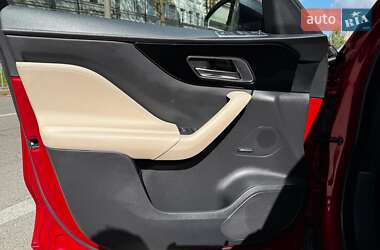 Позашляховик / Кросовер Jaguar F-Pace 2018 в 