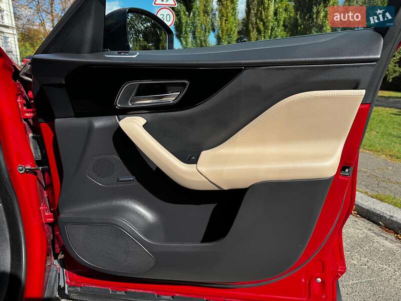 Позашляховик / Кросовер Jaguar F-Pace 2018 в Києві