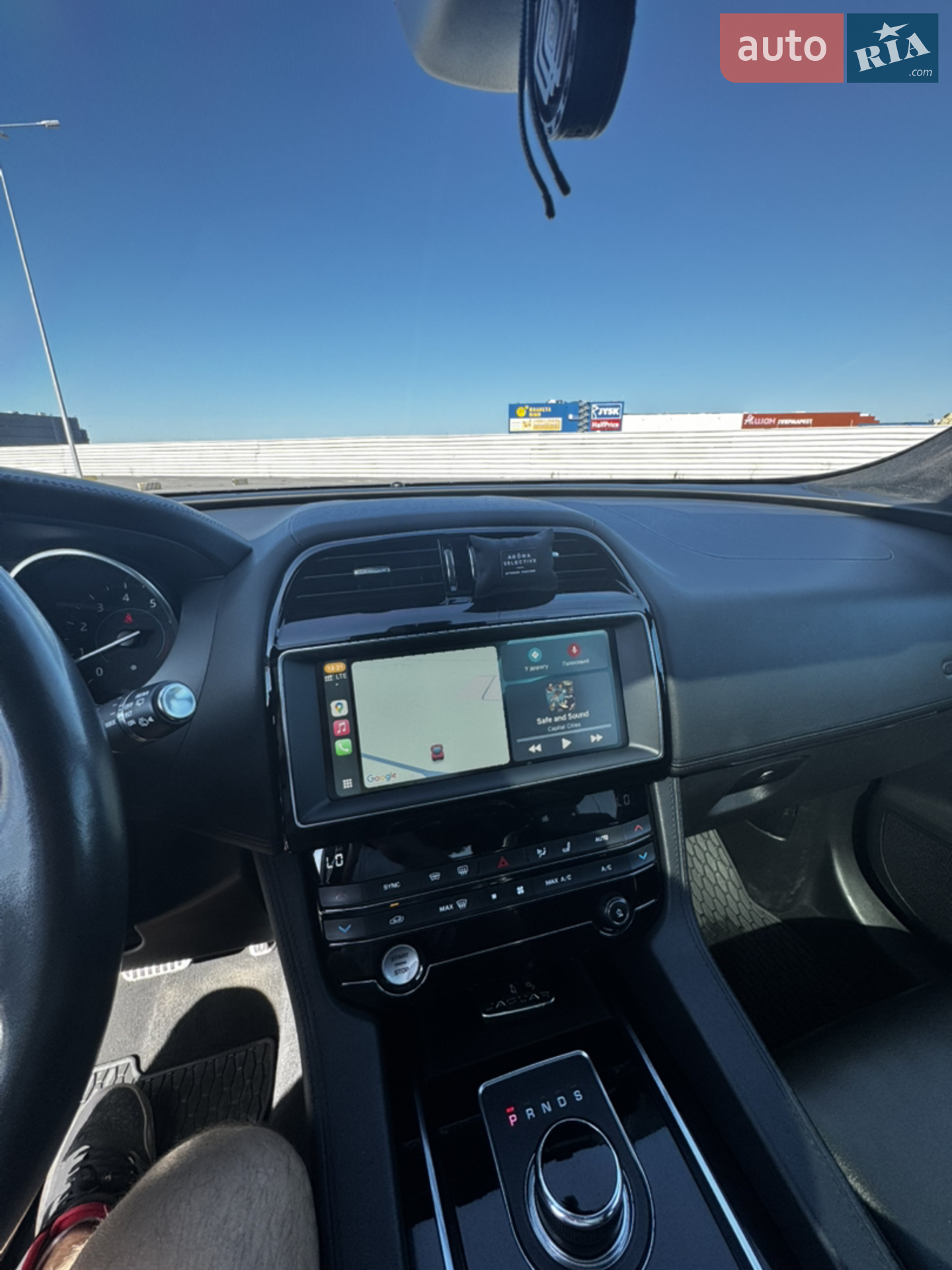 2018 Jaguar F-Pace - мініатюра 16