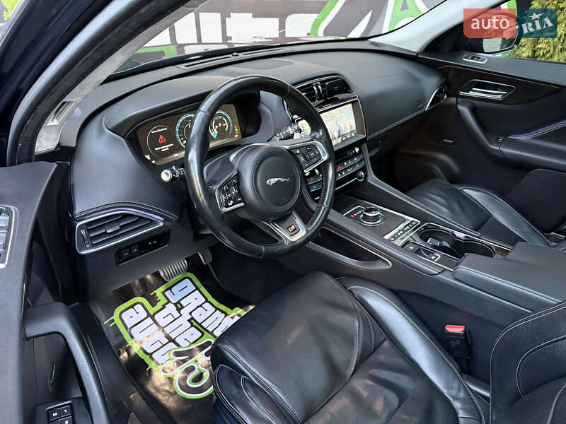 Позашляховик / Кросовер Jaguar F-Pace 2016 в Києві