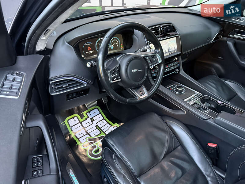 Позашляховик / Кросовер Jaguar F-Pace 2016 в Києві