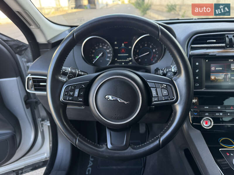 Внедорожник / Кроссовер Jaguar F-Pace 2017 в Киеве