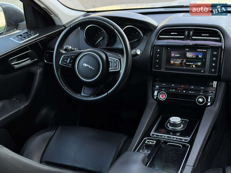 Внедорожник / Кроссовер Jaguar F-Pace 2017 в Киеве
