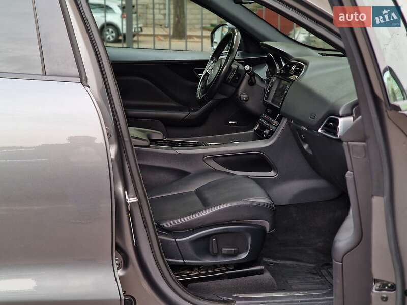 Внедорожник / Кроссовер Jaguar F-Pace 2016 в Одессе