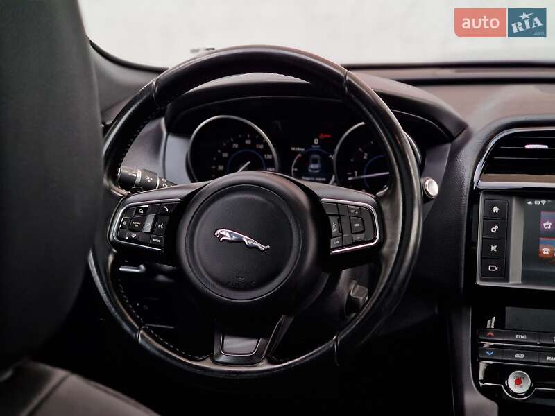 Внедорожник / Кроссовер Jaguar F-Pace 2016 в Одессе