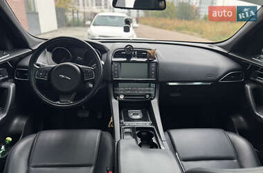 Внедорожник / Кроссовер Jaguar F-Pace 2018 в 