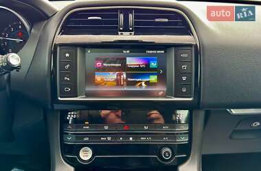 Внедорожник / Кроссовер Jaguar F-Pace 2018 в 