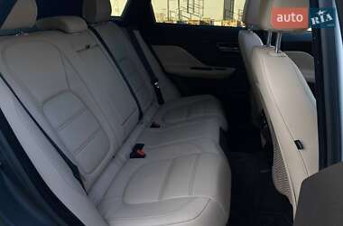 Позашляховик / Кросовер Jaguar F-Pace 2017 в 