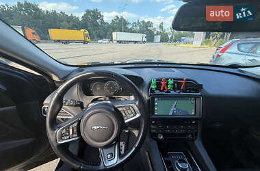 Позашляховик / Кросовер Jaguar F-Pace 2017 в 