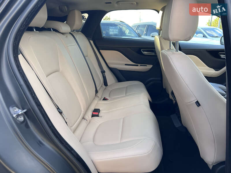Позашляховик / Кросовер Jaguar F-Pace 2018 в Нововолинську