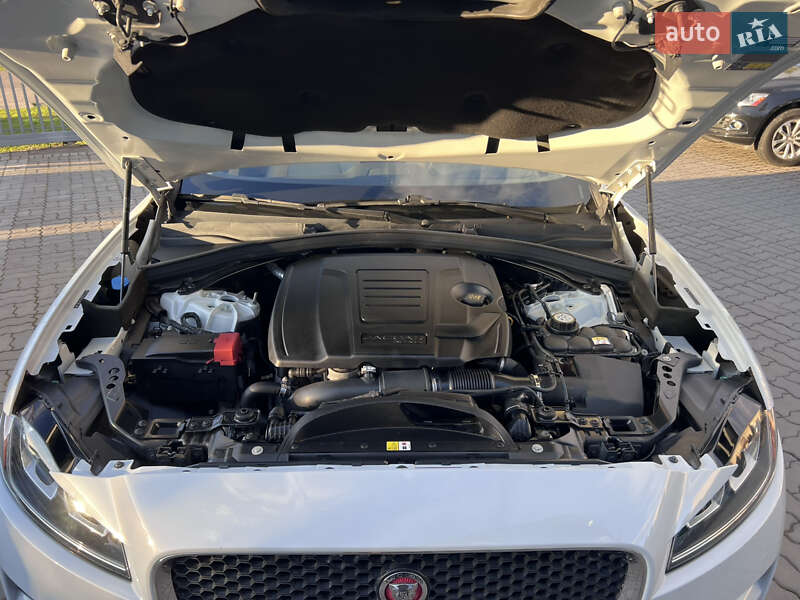 Позашляховик / Кросовер Jaguar F-Pace 2018 в Нововолинську
