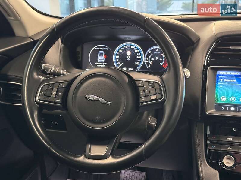 Позашляховик / Кросовер Jaguar F-Pace 2017 в Львові фото 40 Позашляховик / Кросовер Jaguar F-Pace 2017 в Львові
