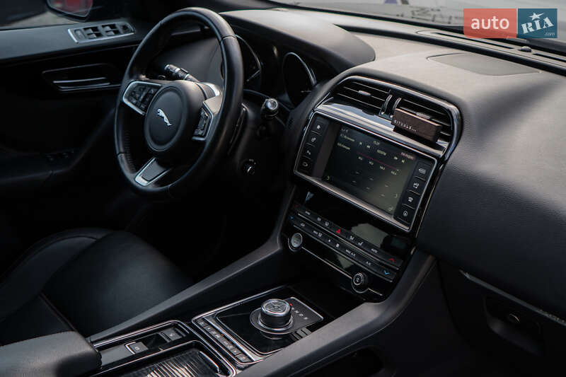 Позашляховик / Кросовер Jaguar F-Pace 2018 в Києві