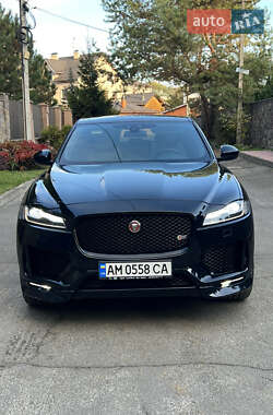 Внедорожник / Кроссовер Jaguar F-Pace 2016 в 