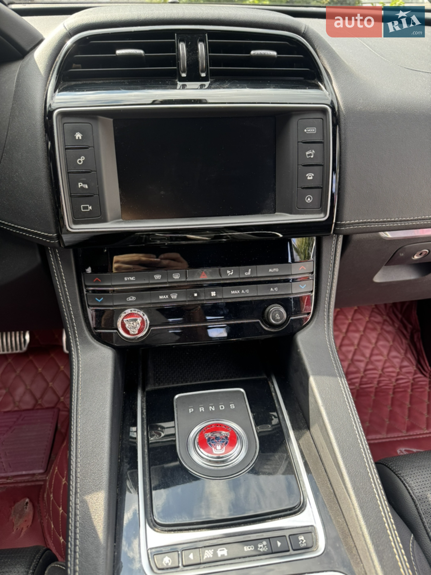 2016 Jaguar F-Pace - мініатюра 33