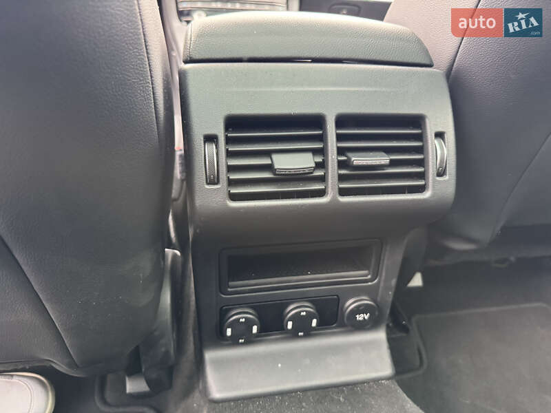 Позашляховик / Кросовер Jaguar F-Pace 2016 в Києві фото 29 Позашляховик / Кросовер Jaguar F-Pace 2016 в Києві