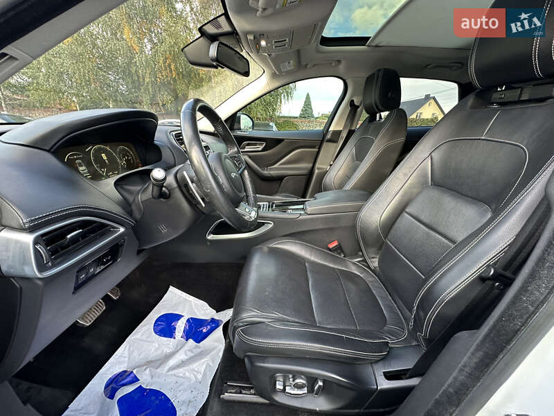Внедорожник / Кроссовер Jaguar F-Pace 2017 в Луцке