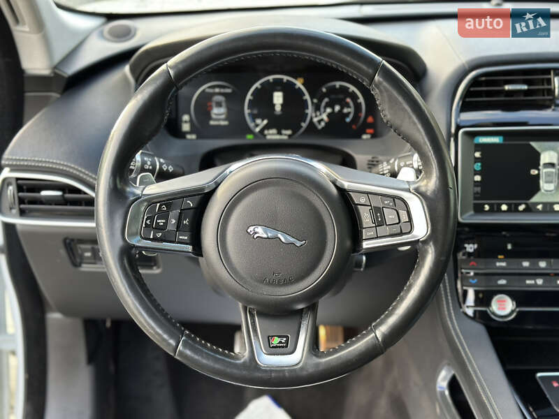 Внедорожник / Кроссовер Jaguar F-Pace 2017 в Луцке
