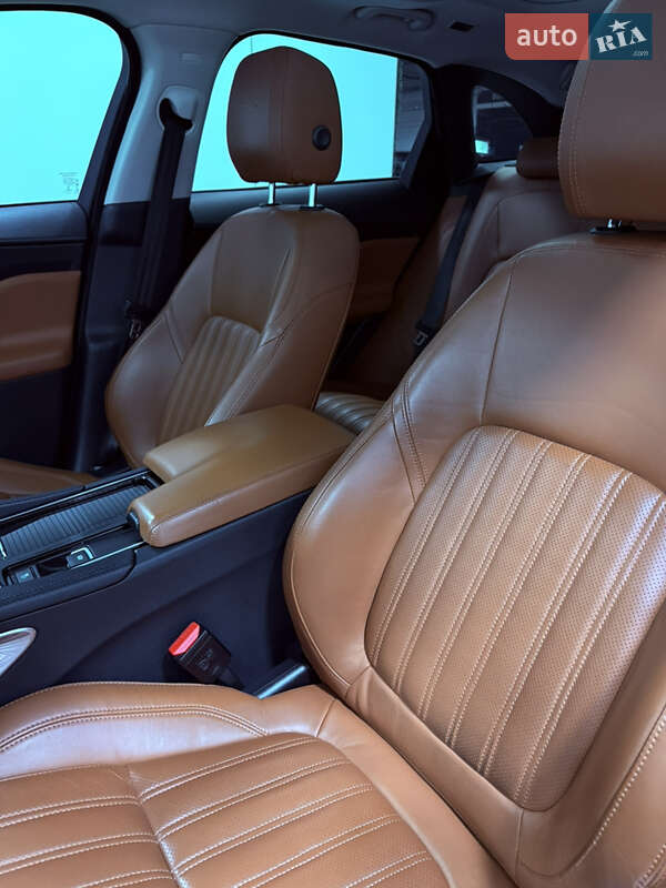 Внедорожник / Кроссовер Jaguar F-Pace 2016 в Одессе фото 13 Внедорожник / Кроссовер Jaguar F-Pace 2016 в Одессе